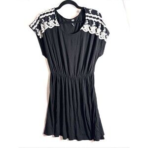 Ayla Black T-Shirt Dress Women's Small White Lace Accent 32" Long
